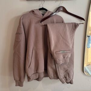 Comfrt Travel Sweatshirt & Sweatpants